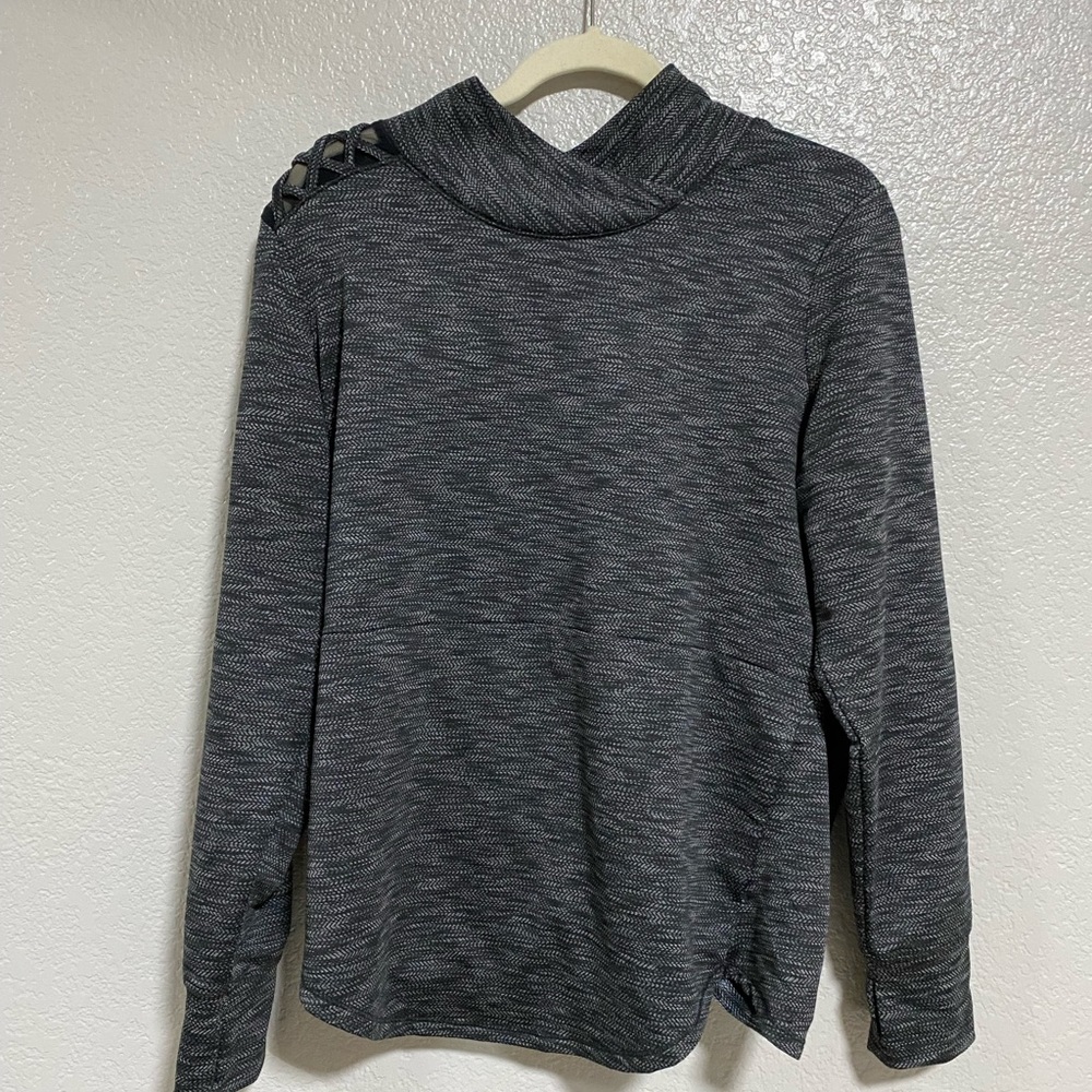 Maurice’s active wear sweatshirt size L